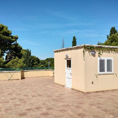 Old Captain'S Apartments - In A Pine Wood By The Sea And Tennis Courts Сплит Экстерьер фото