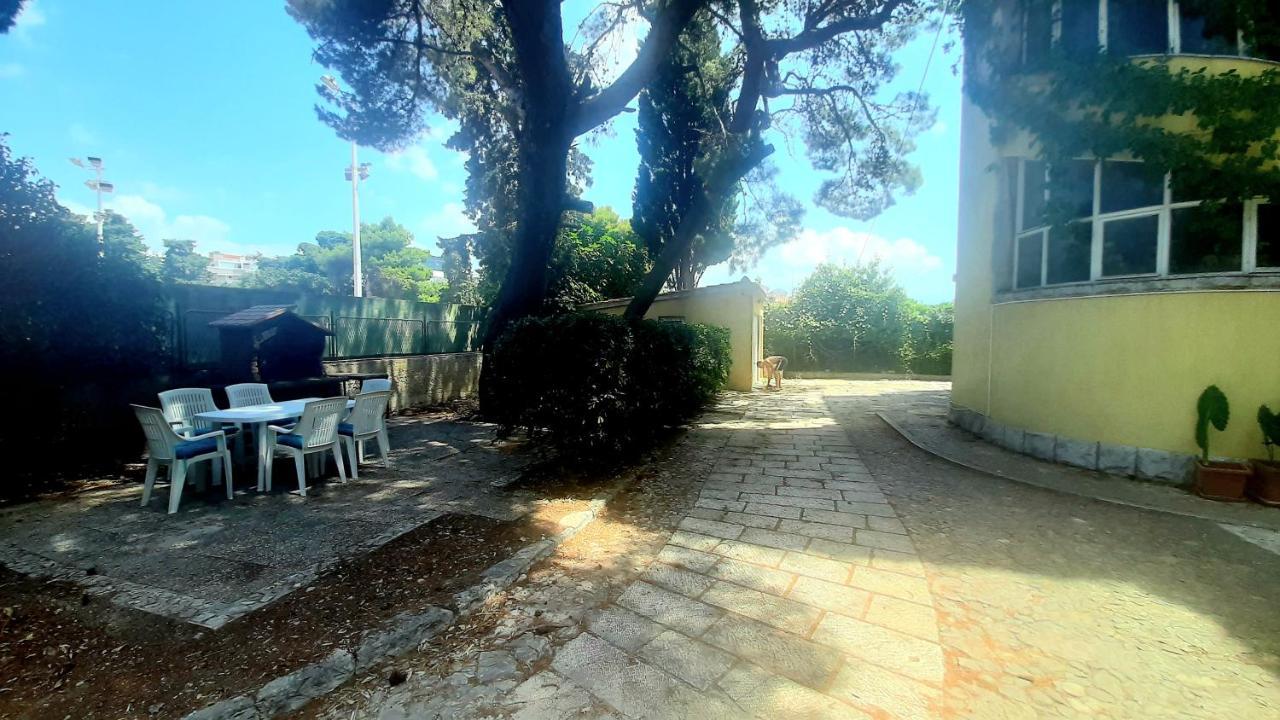 Old Captain'S Apartments - In A Pine Wood By The Sea And Tennis Courts Сплит Экстерьер фото